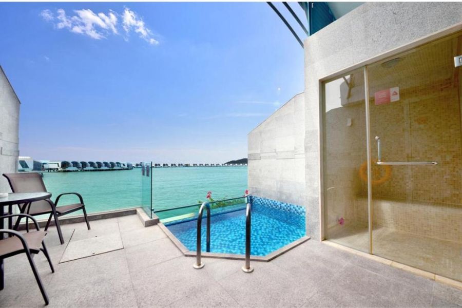 LexisHibiscusPD-Executive-Pool-Villa (1)