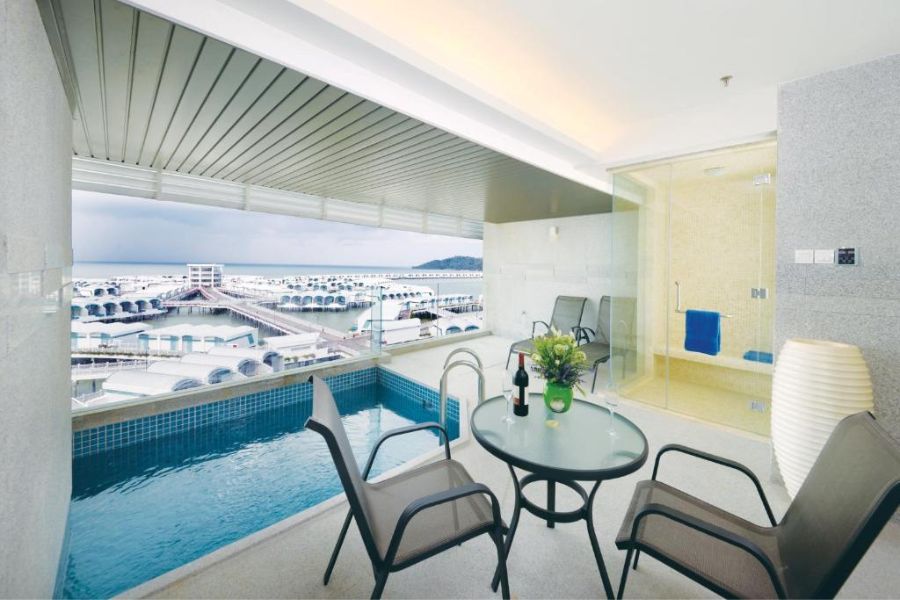 LexisHibiscusPD-Sky-Pool-Villa (1)